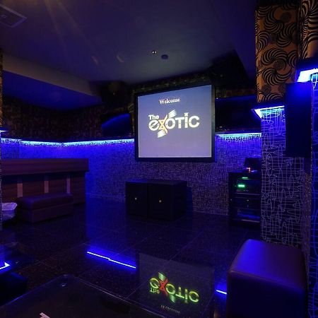 The L Hotel Entertainment Batam Buitenkant foto