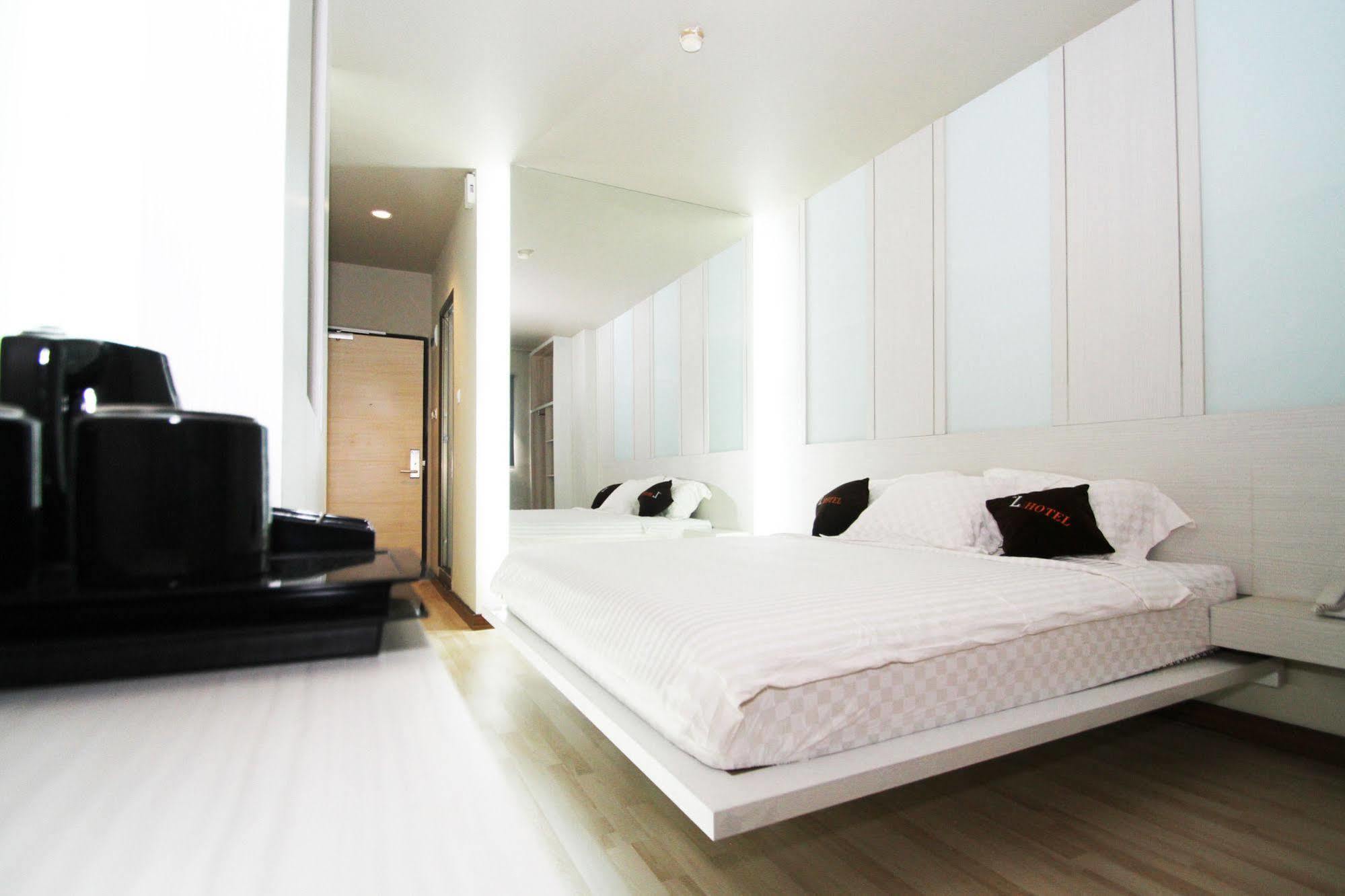 The L Hotel Entertainment Batam Buitenkant foto